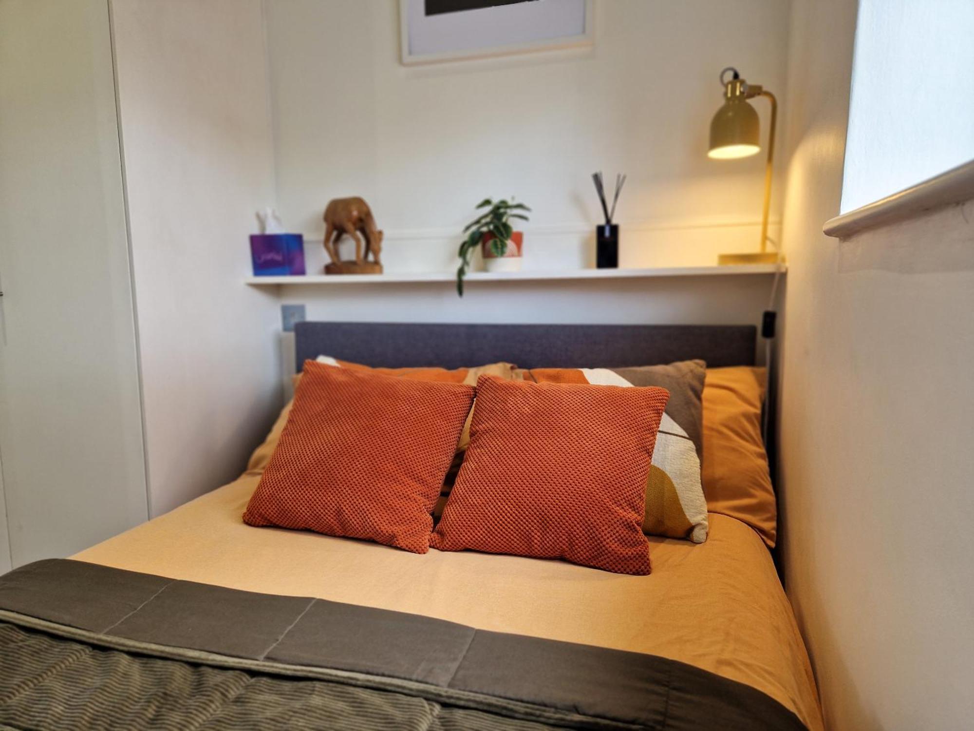 1-Bed Apartment, Close To Kensington Olympia With Free Wi-Fi & Netflix Londres Exterior foto