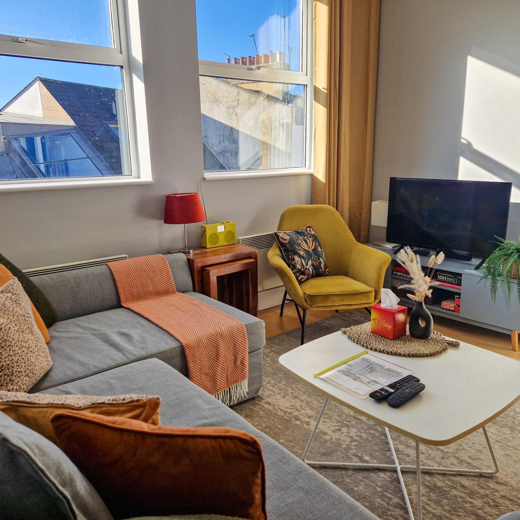1-Bed Apartment, Close To Kensington Olympia With Free Wi-Fi & Netflix Londres Exterior foto